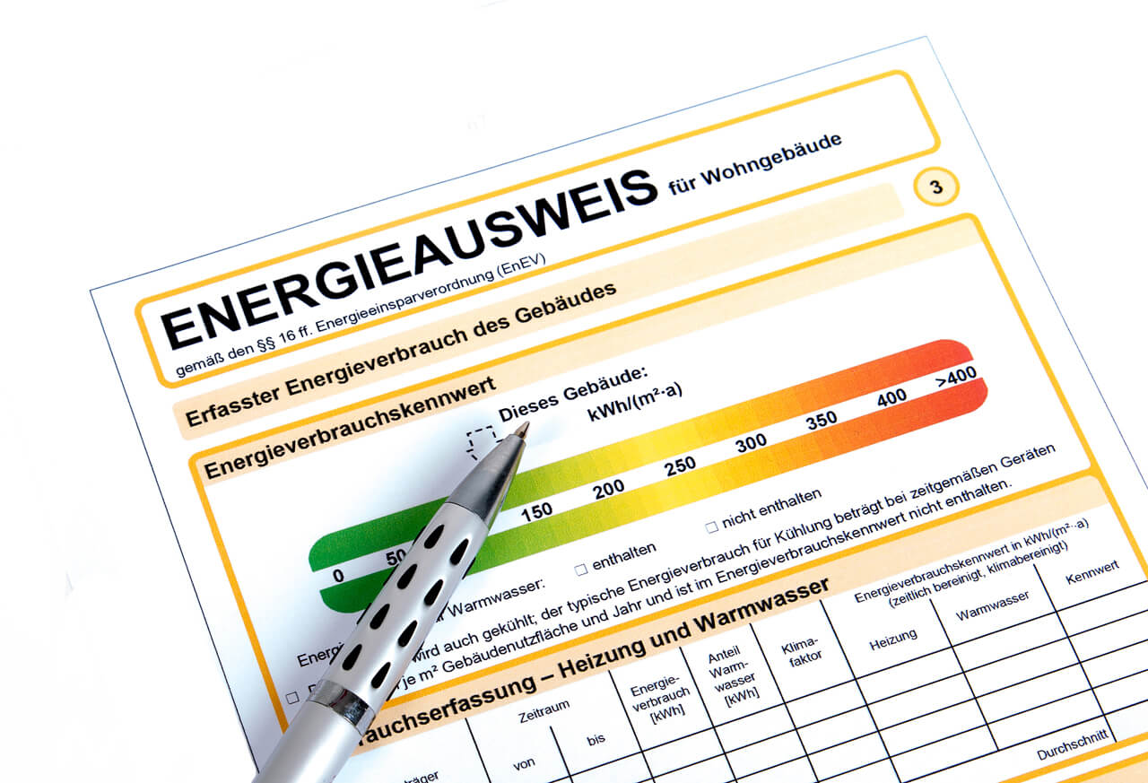 Foto Der Gesetzgeber schreibt beim Verkauf einer Immobilie die Vorlage eines Energieausweises vor. Welche wichtigen Daten sind dabei zu ber�cksichtigen?<br/><br>
